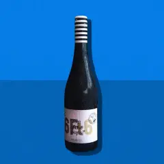 Flasche Prosecco mit dem Aufdruck "Top of the pops". Gute wein bewertungen sind hier zu erwarten.