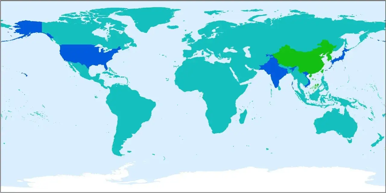 Weltkarte zeigt die Herkunft der Nashi-Birne: China (grün), Indien & USA (blau).